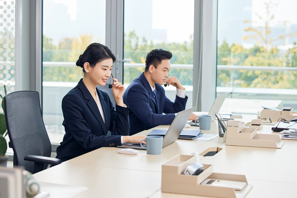 客戶關(guān)系管理：建立長(zhǎng)期、穩(wěn)定的客戶關(guān)系