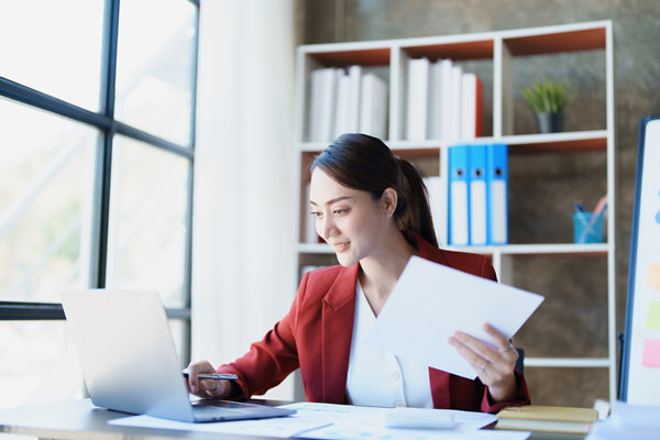 薪酬調整策略：靈活調整，適應企業(yè)發(fā)展需要