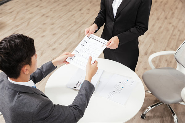 人力資源與業(yè)務戰(zhàn)略融合，推動企業(yè)持續(xù)發(fā)展與創(chuàng)新