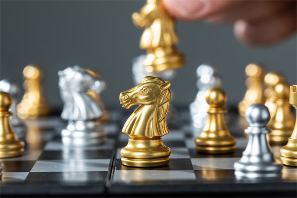 結(jié)合實際，談談企業(yè)在戰(zhàn)略薪酬設計時要注意哪些問題？