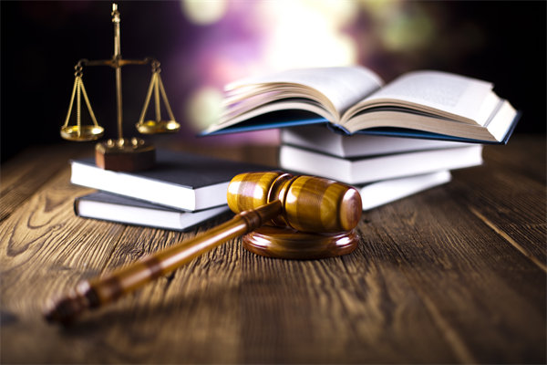 結(jié)合實(shí)際，談?wù)勂髽I(yè)在戰(zhàn)略薪酬設(shè)計(jì)時(shí)要注意哪些問(wèn)題？