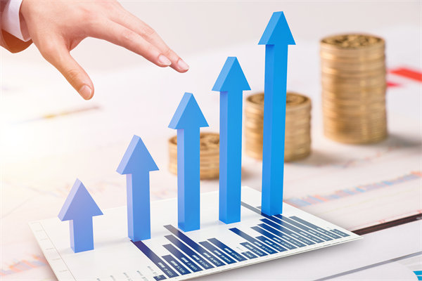 企業(yè)的戰(zhàn)略是精心設(shè)計的，還是臨機應(yīng)變的？