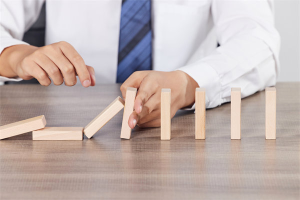 風(fēng)險預(yù)警新挑戰(zhàn)：集團(tuán)如何構(gòu)建全面應(yīng)對體系？