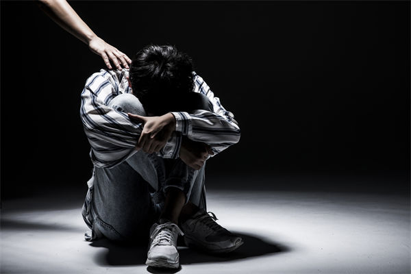 女子漏接電話被市監(jiān)所工作人員辱罵，人力資源管理有何感悟？