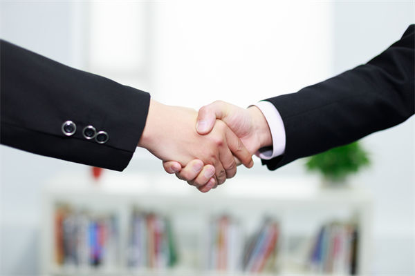 如何通過人力資源管理提升企業(yè)核心競(jìng)爭(zhēng)力？