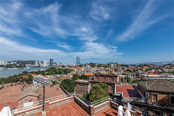 廈門企業(yè)深陷同質(zhì)化競(jìng)爭(zhēng)泥沼，廈門戰(zhàn)略咨詢公司如何助力破局？