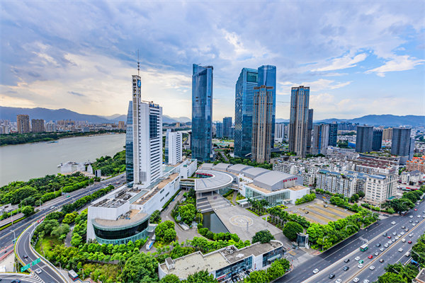 企業(yè)如何借助福州咨詢公司把握市場(chǎng)趨勢(shì)與機(jī)遇？