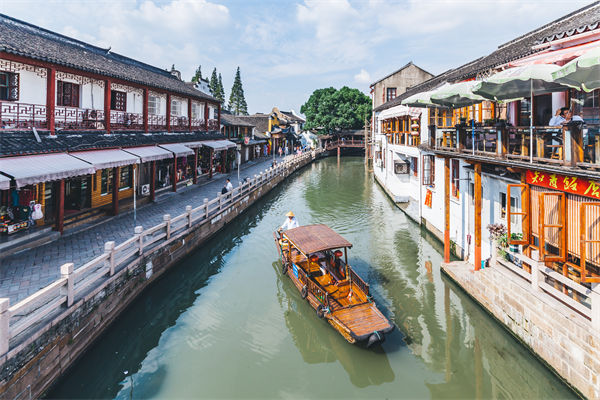 以文化賦能經(jīng)濟社會發(fā)展，企業(yè)營銷管理對此有何啟發(fā)？