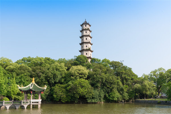 集團(tuán)戰(zhàn)略落地難，溫州集團(tuán)管控咨詢公司如何助力高效執(zhí)行？