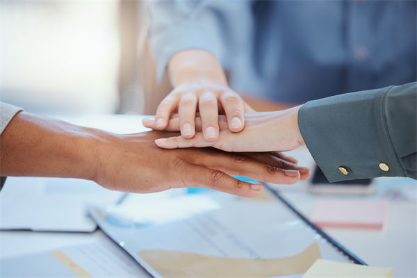 跨文化管理對企業(yè)全球化戰(zhàn)略實施的影響及應對策略？