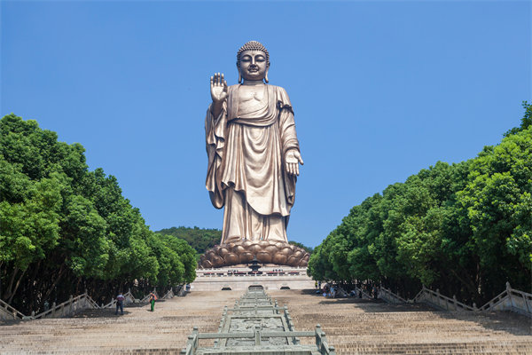 無錫戰(zhàn)略咨詢公司如何幫企業(yè)突破增長(zhǎng)瓶頸，實(shí)現(xiàn)逆勢(shì)突圍？