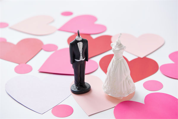 5月10日起結(jié)婚離婚不需要戶口本，人力資源怎么看？