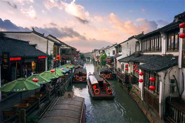 戰(zhàn)略管理如何精準(zhǔn)錨定小眾市場(chǎng)，挖掘潛在的藍(lán)海？