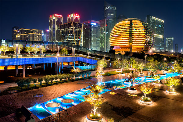 企業(yè)擴張遇阻，戰(zhàn)略咨詢?nèi)绾我?guī)劃穩(wěn)健發(fā)展藍圖破局？