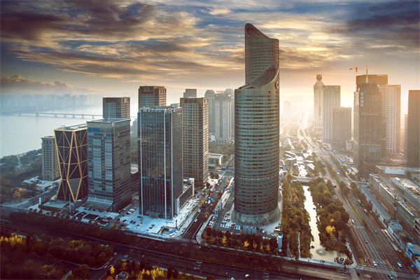 市場突變計劃失效，年度計劃如何靈活應對突發(fā)情況？
