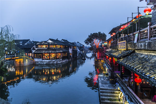 戰(zhàn)略規(guī)劃分析：村民不滿古鎮(zhèn)收門票，指引游客逃票